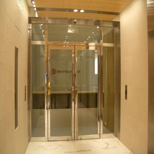 防火玻璃門解說高樓發(fā)生火災(zāi)的注意事項(xiàng)